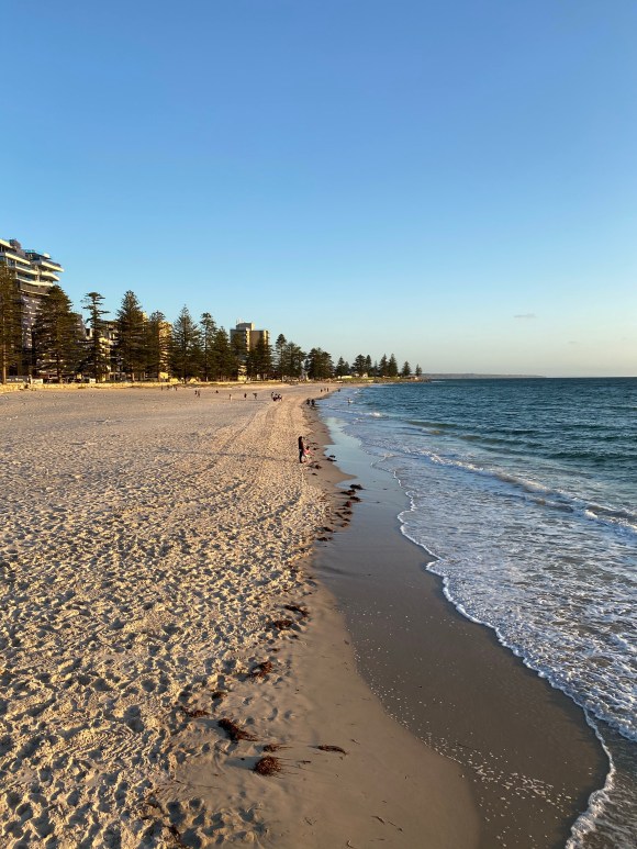 Picture of surf breaking on Glenelg Beach, South Australia